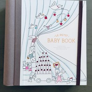 Le Petit Baby Book - great price!
